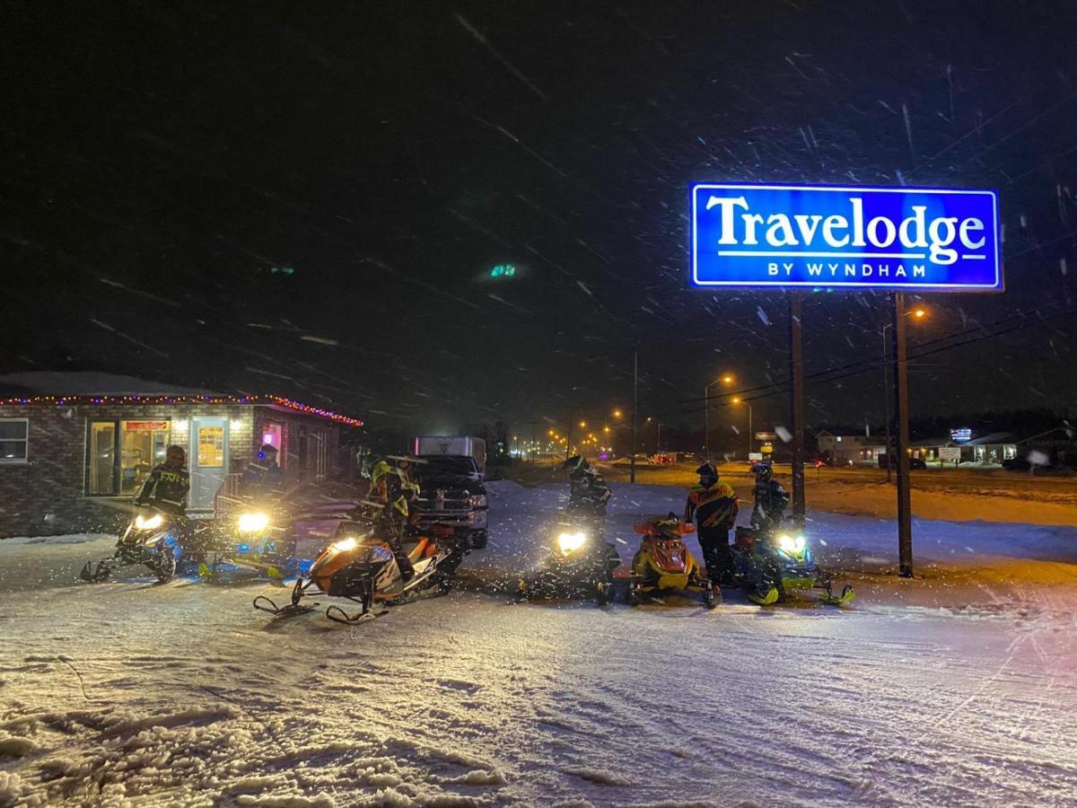 Travelodge By Wyndham Cochrane Eksteriør billede