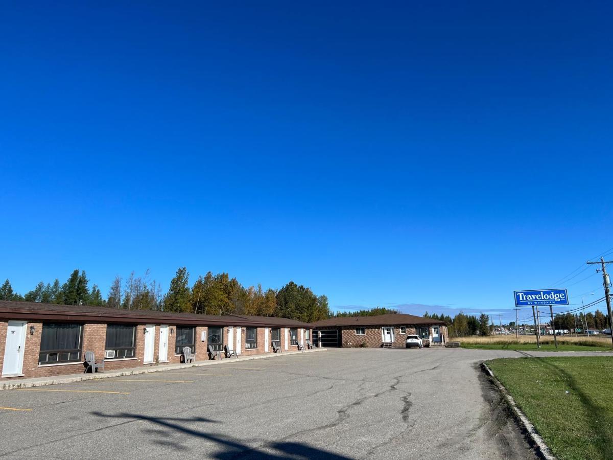 Travelodge By Wyndham Cochrane Eksteriør billede