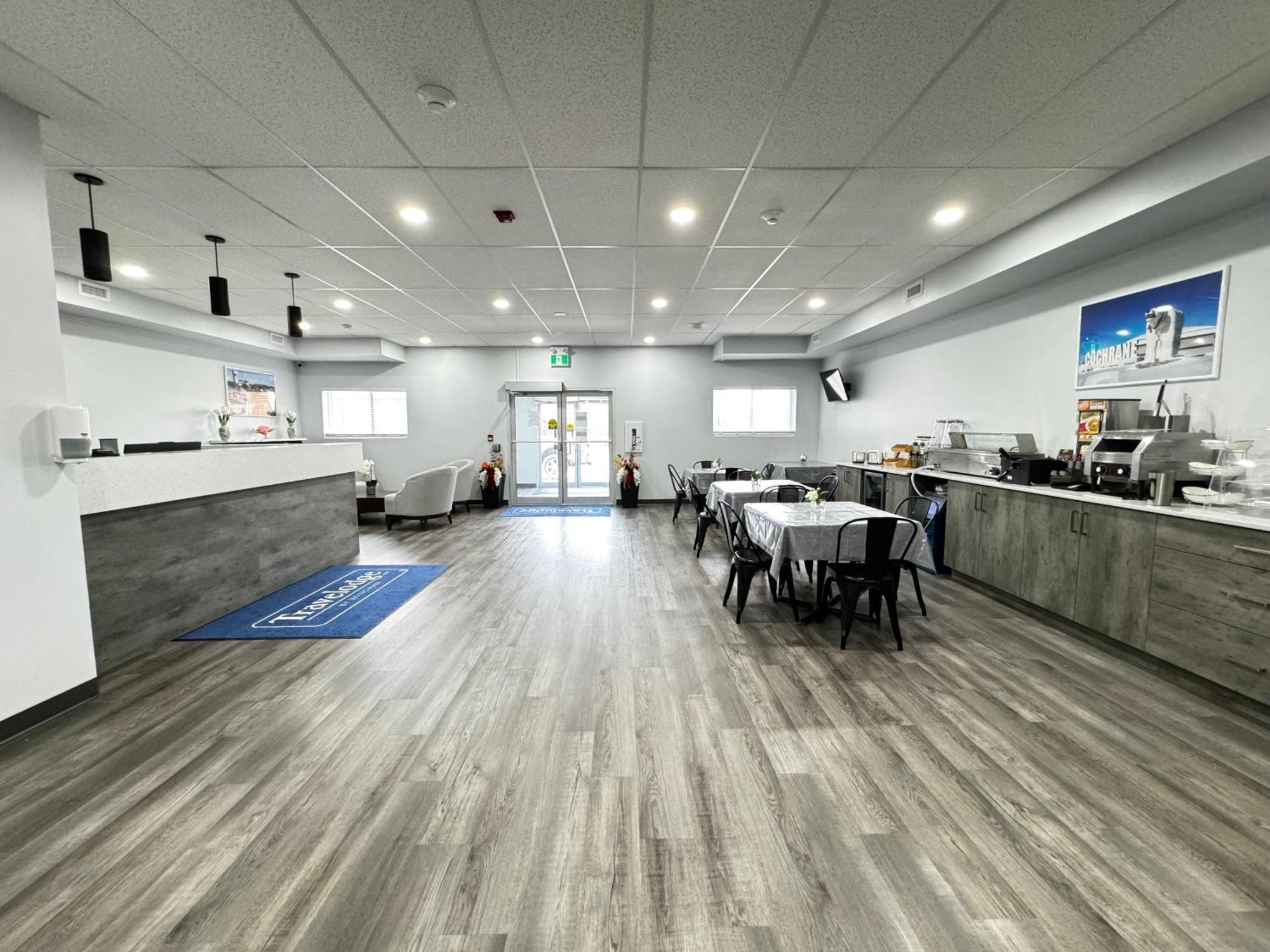 Travelodge By Wyndham Cochrane Eksteriør billede