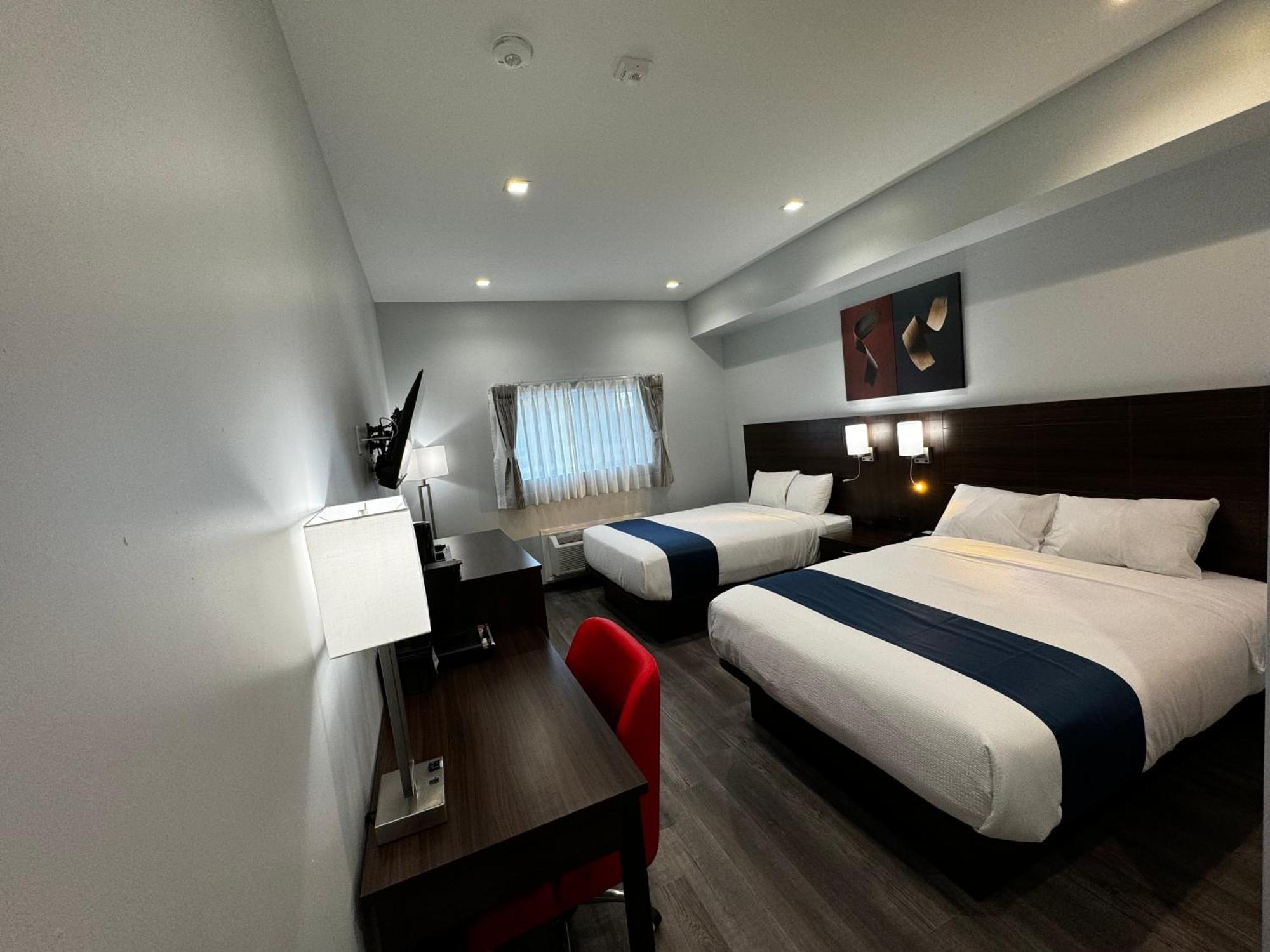 Travelodge By Wyndham Cochrane Eksteriør billede