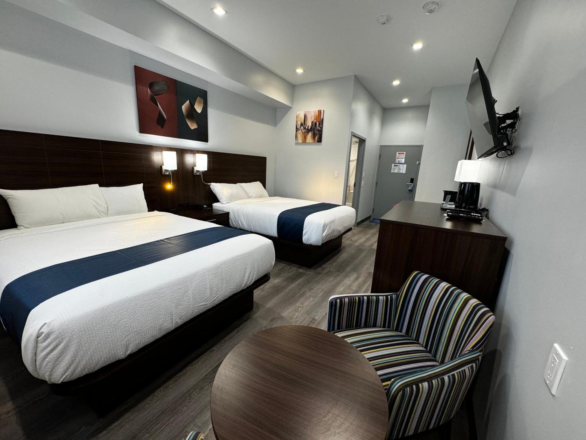 Travelodge By Wyndham Cochrane Eksteriør billede