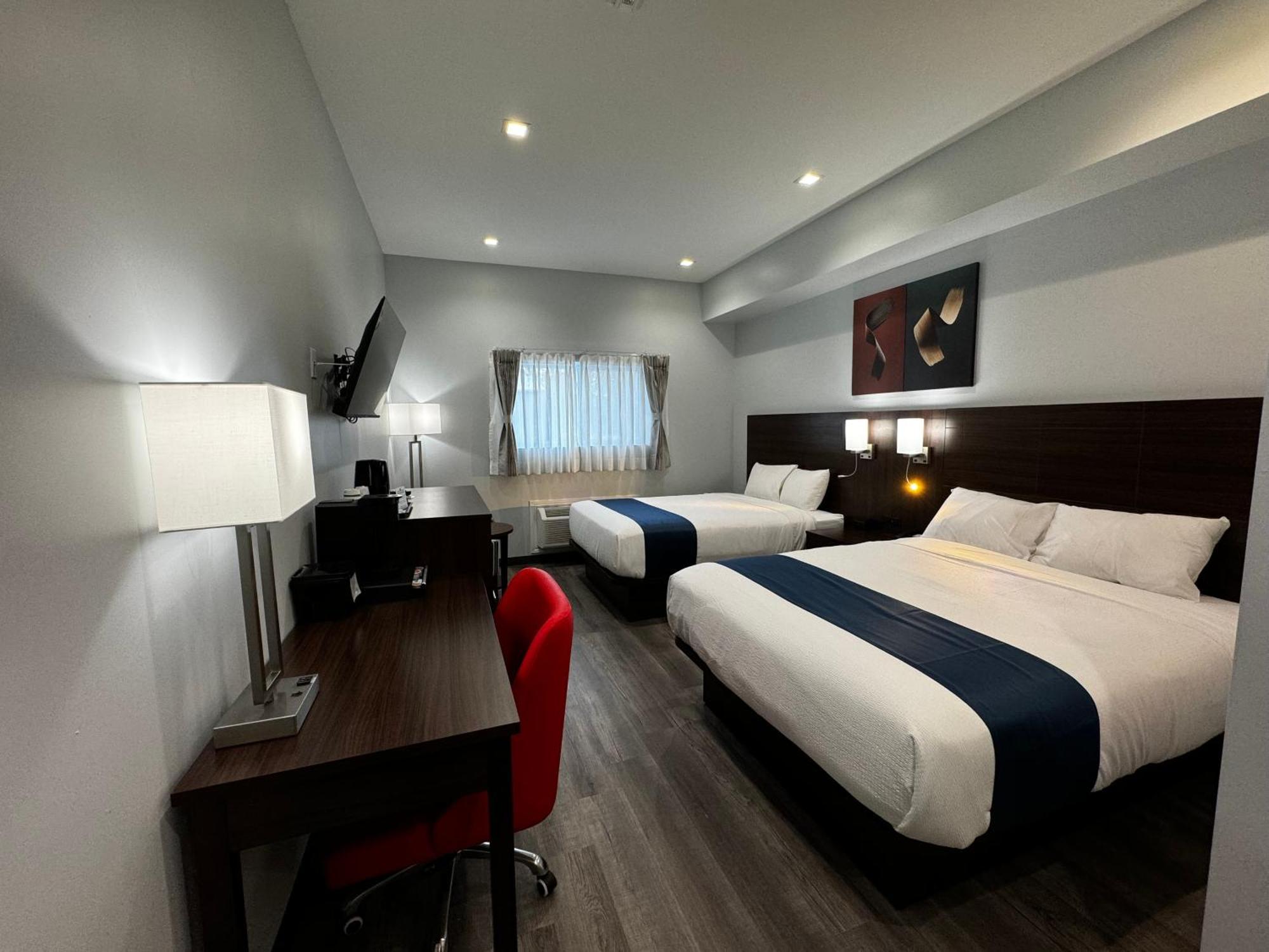 Travelodge By Wyndham Cochrane Eksteriør billede