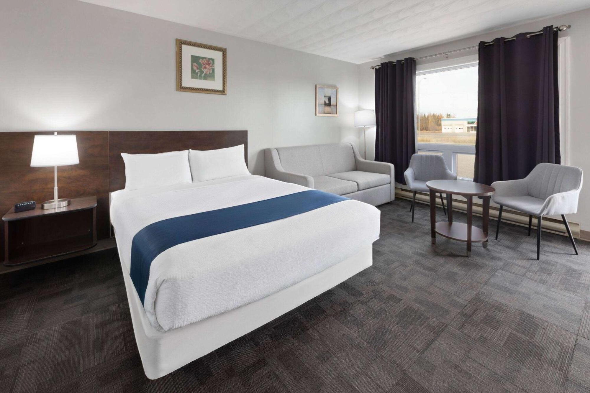 Travelodge By Wyndham Cochrane Eksteriør billede