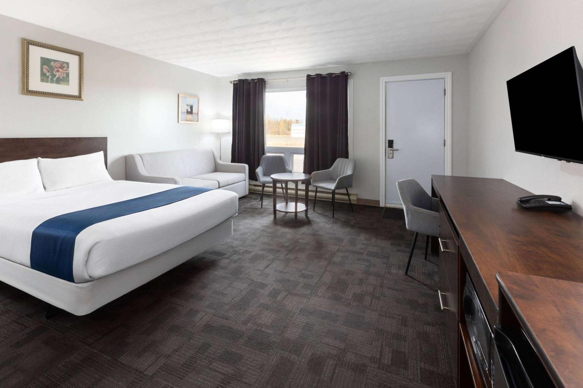 Travelodge By Wyndham Cochrane Eksteriør billede